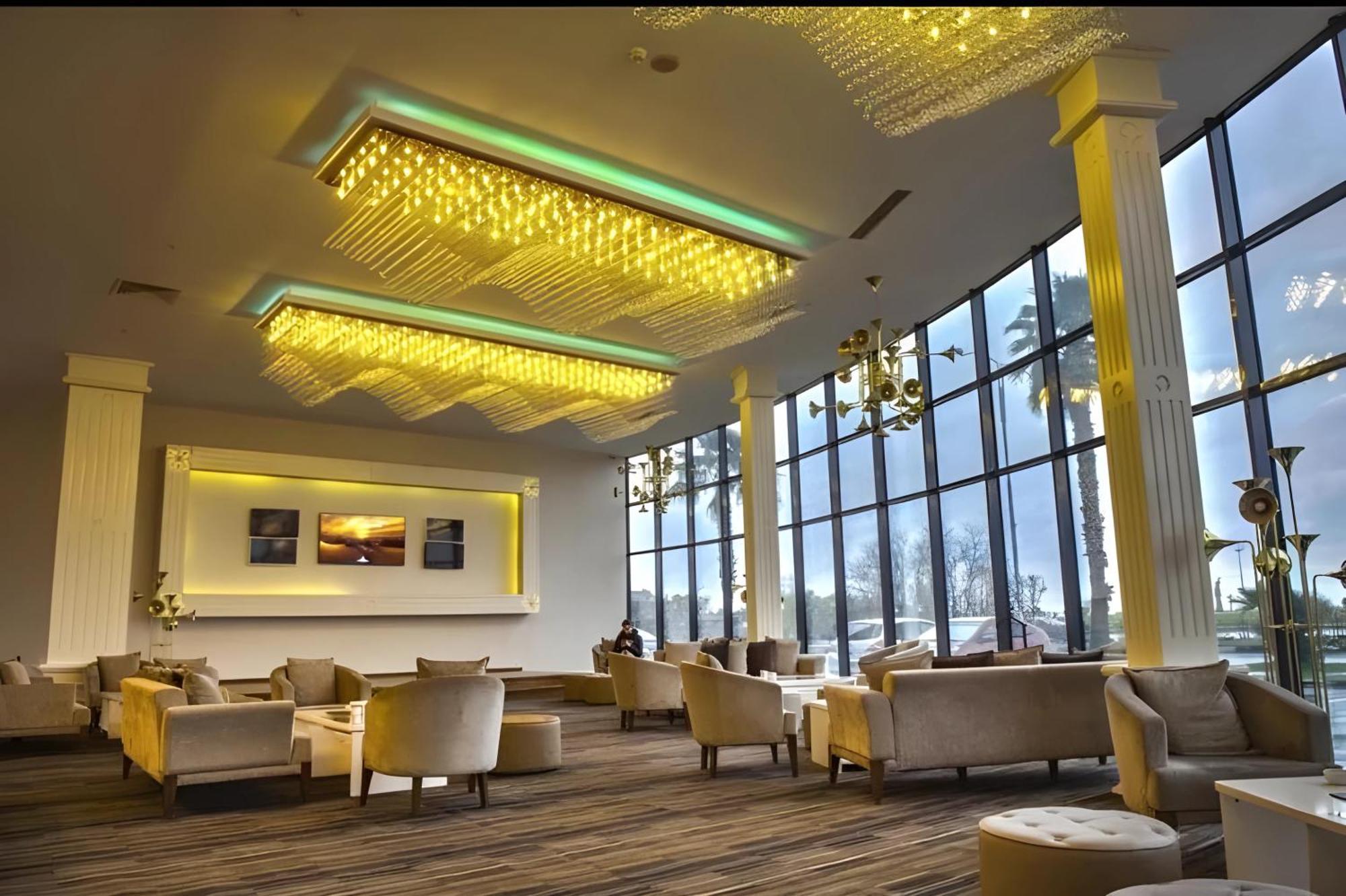 Orbi Batumi City Beach View Hotel Esterno foto