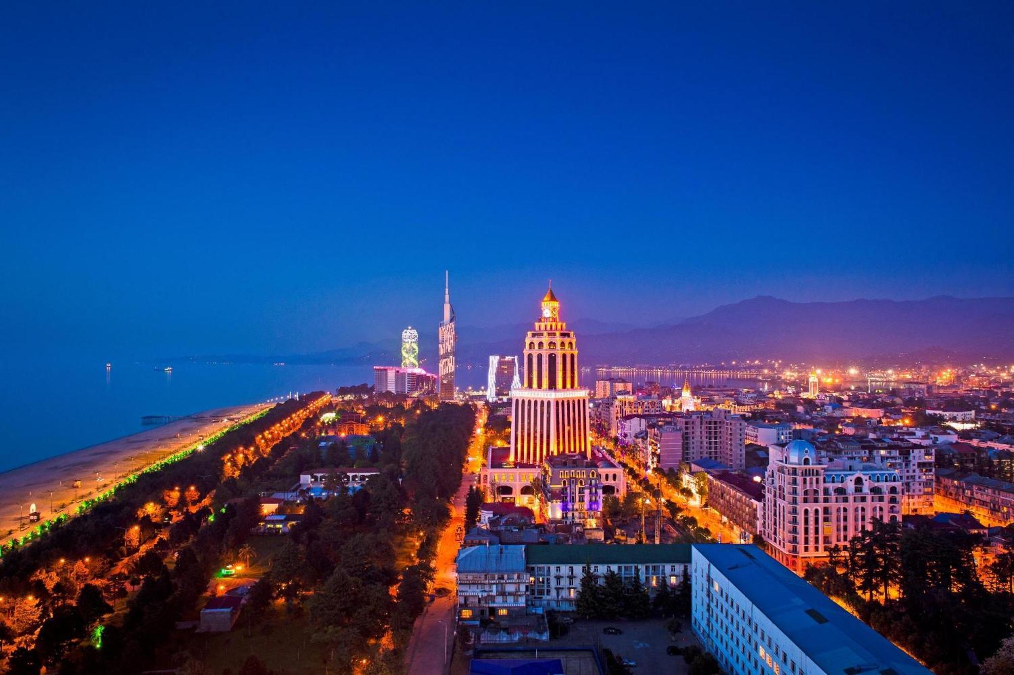 Orbi Batumi City Beach View Hotel Esterno foto