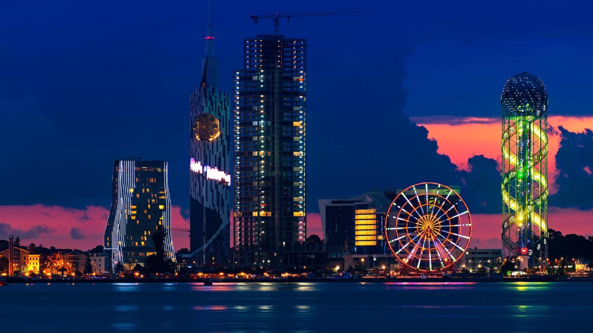 Orbi Batumi City Beach View Hotel Esterno foto