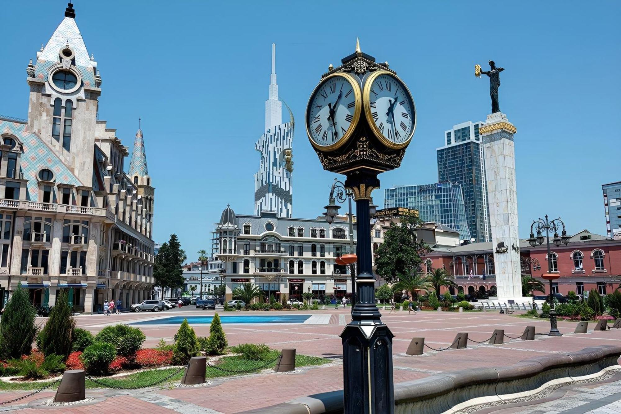 Orbi Batumi City Beach View Hotel Esterno foto